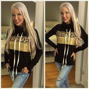 🛍So Cute! Leopard Contrast Sequin Hoodie!